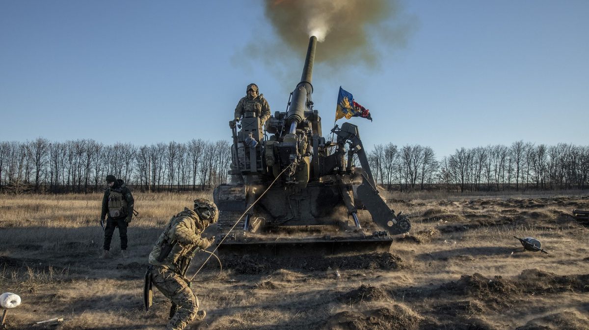 Zásadní boj se vede i mimo frontu. Munice na Ukrajině mizí závratným tempem